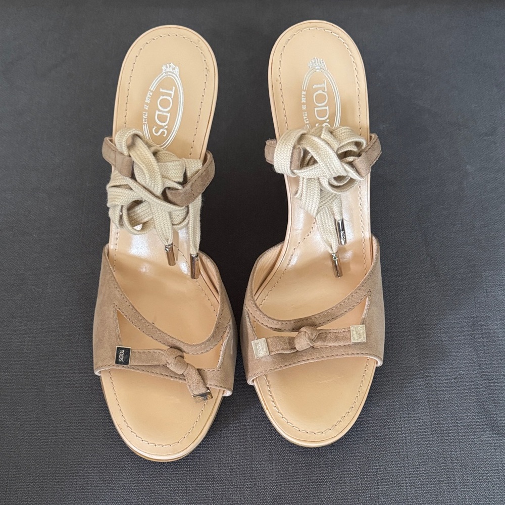 Tod's Beige Suede Elegant Espadrilles with Metal hardware | | Size 8 US